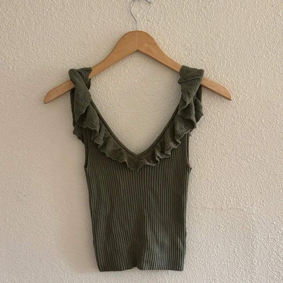 Gap Ruffle Tank - Picture 2 of 4